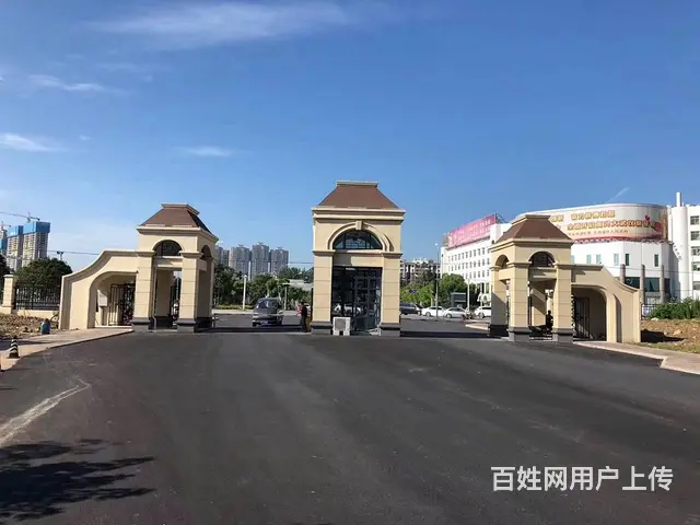 高尔夫球会招安保执勤队员 - 图片 1