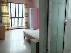 个人独卫主卧，还有次卧小单间三四百的，看房打电话