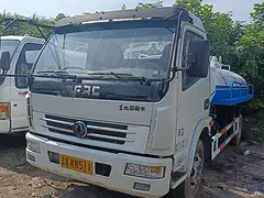 出卖七吨吸污车