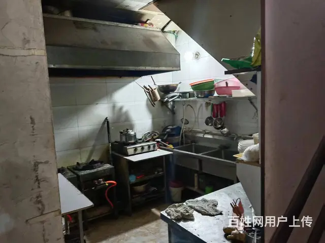 喀什市鸿瑞花园餐饮门面出租 - 图片 3