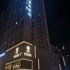 火车站附近，包钢一中对面，新房出租，干净卫生