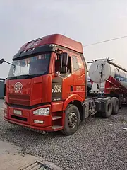 国五二手解放牵引车 420马力 双驱轻体 可分期