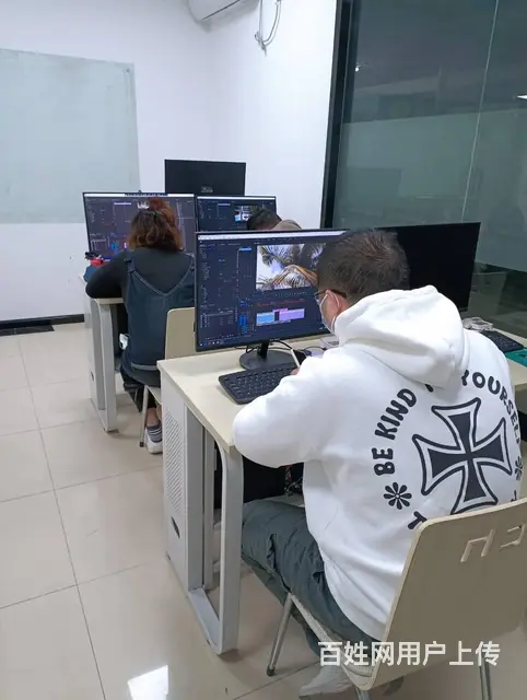 来春华学习电脑办公自动化培训，实现就业与高效办公 - 图片