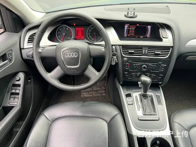 奥迪A4 2011款 A4L 2.0TFSI 无级 155k - 图片 3