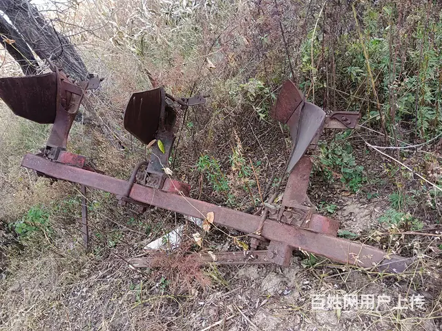 翻地四铧犁 - 图片 2