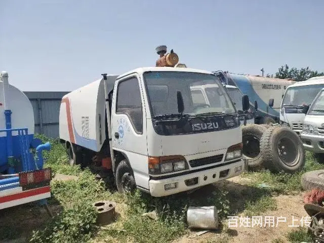 二手清扫车带洒水吸尘多功能扫地车 - 图片 9