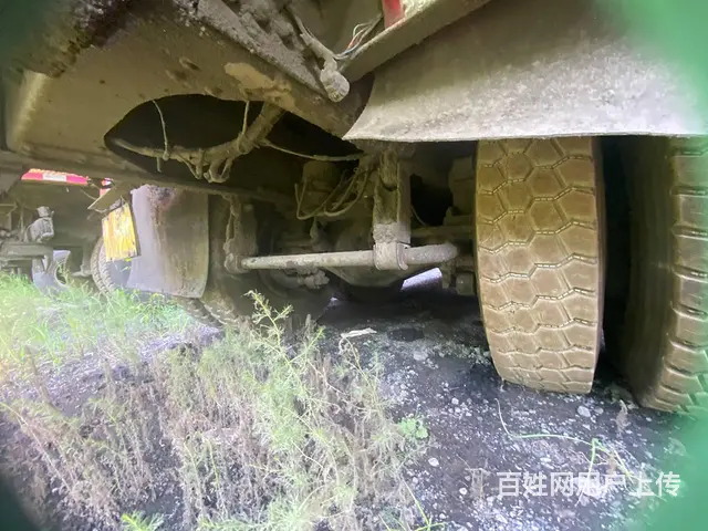 十台19年国五排放天然气豪沃前四后八平板自卸 - 图片 10