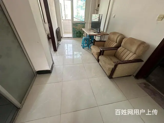 新大路华业园五楼65平两室一厅双人床沙发衣柜热水器 - 图片 2