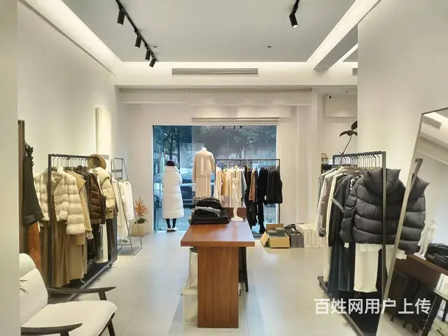 （易转推荐）新昌新装修客源稳定服装店转让 - 图片 2