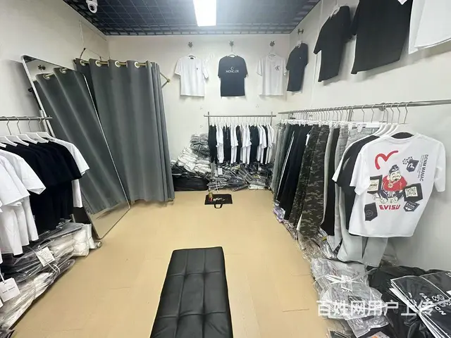 【优选推荐】张集老街好位置男装店转让 - 图片 1