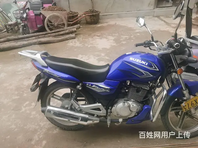豪爵摩托车 - 图片