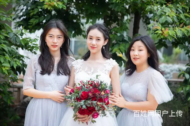 昆明结婚预订婚礼跟妆，免费提供婚纱和伴娘服 - 图片 1