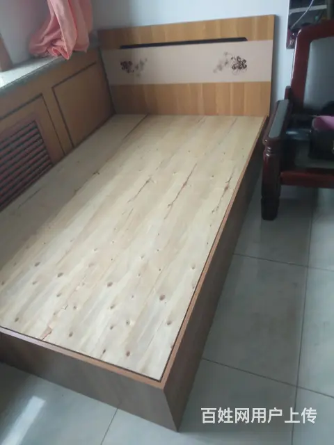 各种实木单人双人床。上下铺床。书柜 - 图片 3