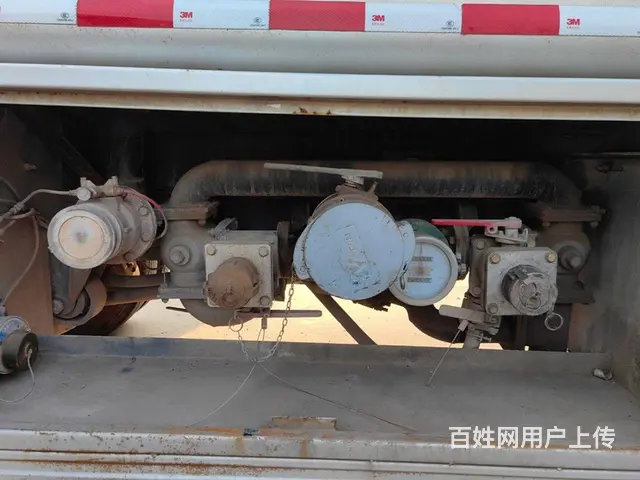二手东风8吨油罐车加油车带手续转让 - 图片 5