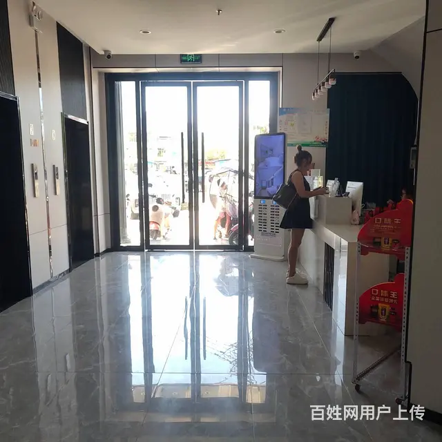 51旺铺推荐 大致坡农贸市场旁凯利亚酒店二楼700平空铺出租 - 图片 8