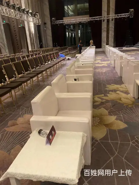 广州出租铁马沙发凳发光凳龙门衣架化妆台洽谈桌椅 - 图片 9