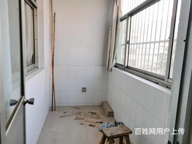 59万急售！ 樱花园 4楼 139平三室两厅 送车库可贷款 - 图片 2