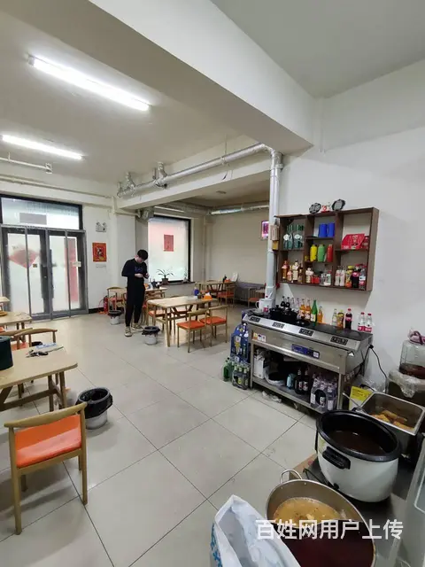 天山路旺地大门脸面馆出兑： - 图片 1