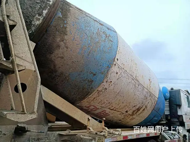国四德龙F3000后八轮水泥罐车340马力 - 图片 4