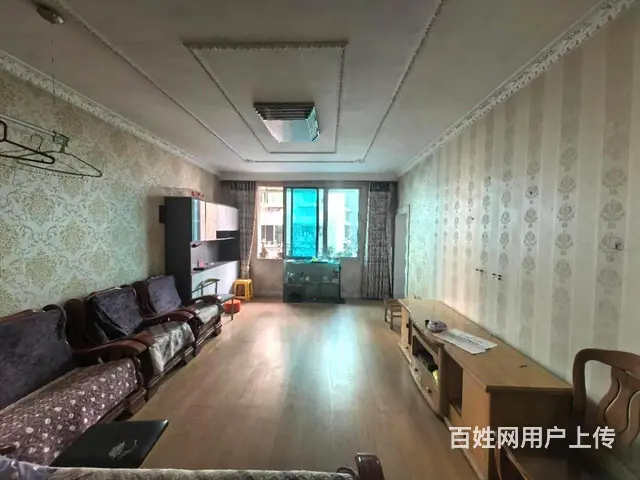 一中附近步梯二楼精装3房，带20个平方露台，周边配套齐全 - 图片 1