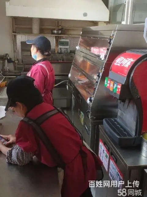 急转，学校餐厅窗口，品牌炸鸡汉堡店 - 图片 2