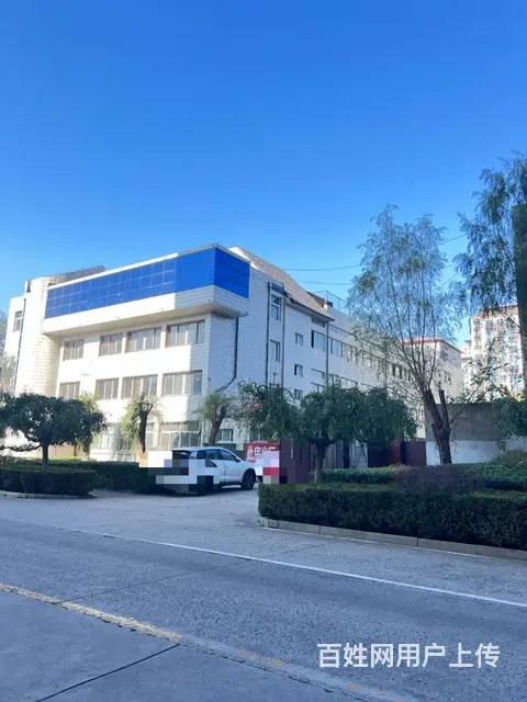 位于开发区钱塘江道6号临街大楼带大院出租.可分租 - 图片 1
