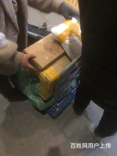 小区里驿站出兑 - 图片