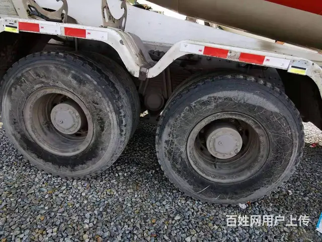 急售17年二手豪沃搅拌车 380马力 大20方 - 图片 5