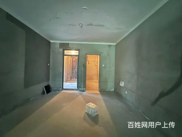 79号院 一层带南院60平 毛坯三室两卫 有证能贷 诚心出售 - 图片 11
