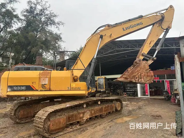 18年出柳工933E，看中电话联系 - 图片 1