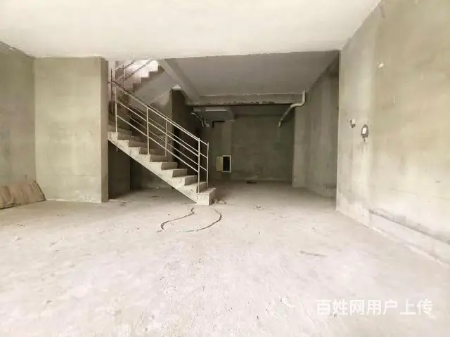 别墅 河边联排别墅 边户 带大院子 证过二 近奥林匹克 - 图片 10