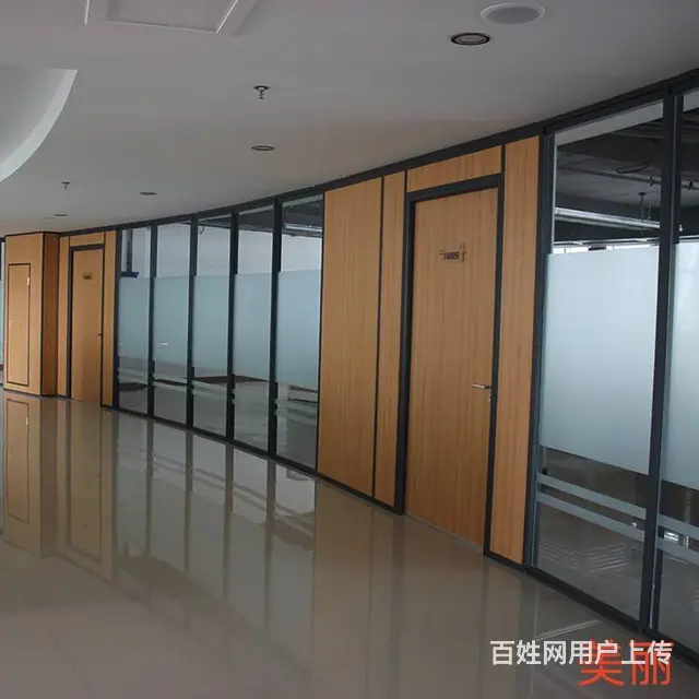 山东枣庄玻璃隔断加百叶凸显不同风格 - 图片 3