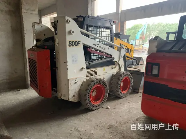 山猫763滑移装载机山猫300/18多功能滑移铲车 - 图片 5