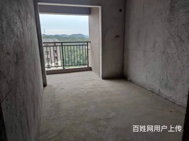 上高大观天地毛坯标准三房带大地下室证件在手53万8包过户急售 - 图片 3