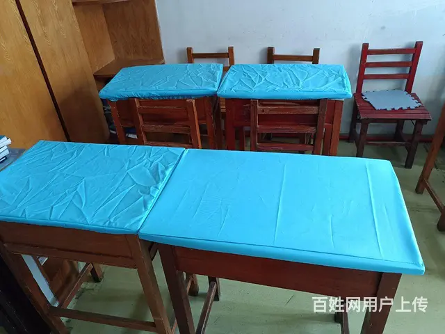 25一套  共 10套  学生桌椅自提  船营区西 - 图片 1
