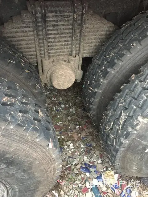 自卸车 上汽红岩 金刚 350马力 6*4（后八轮 - 图片 6