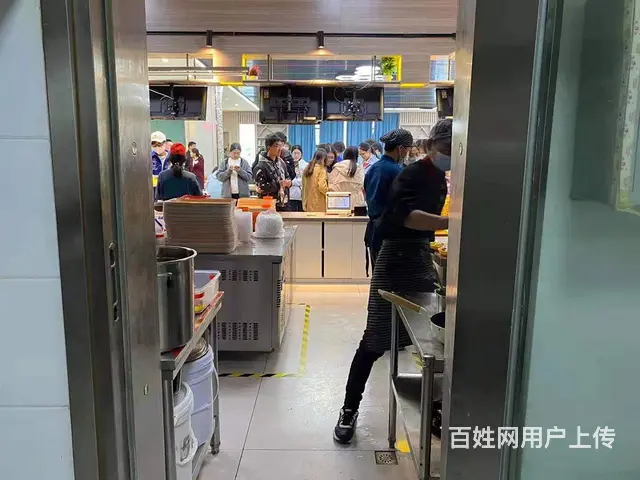 急转！信阳市浉河区信阳师范学院25平档口转让 - 图片 2