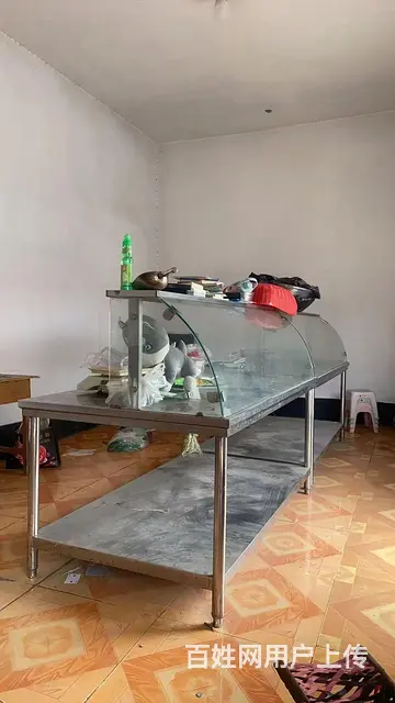 血亏处理买熟食的展示桌 - 图片 1