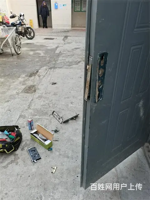 济南百兴家园附近开锁公司电话/快速上门开锁更换锁芯 - 图片 2
