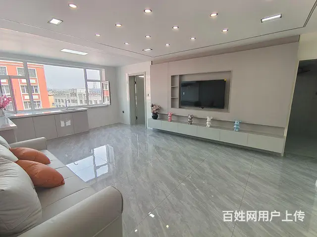 龙山国际东门对面 两室 精装地热 大客厅 拎包入住 - 图片 1