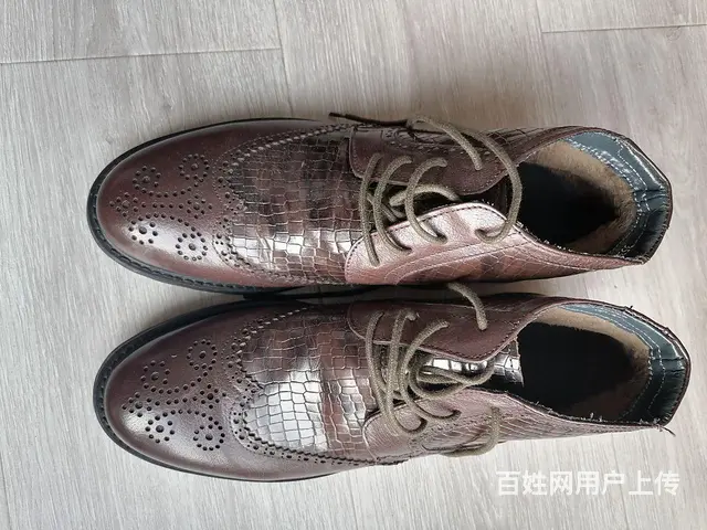 巴黎铁塔高档男皮鞋 - 图片 1