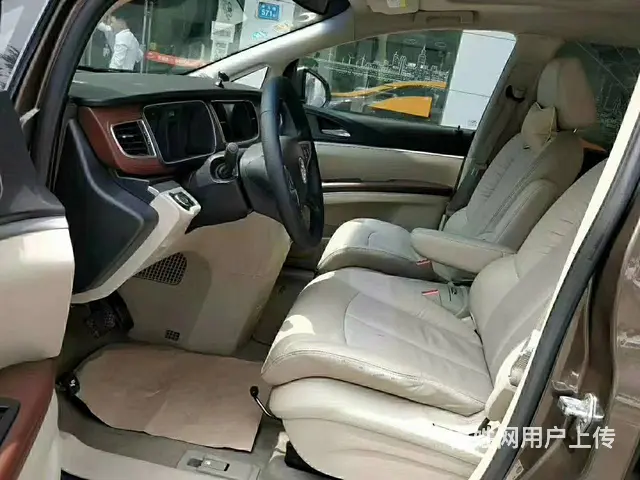 别克GL8 2017款 GL8 商旅车 2.5 手自一体 2 - 图片 4