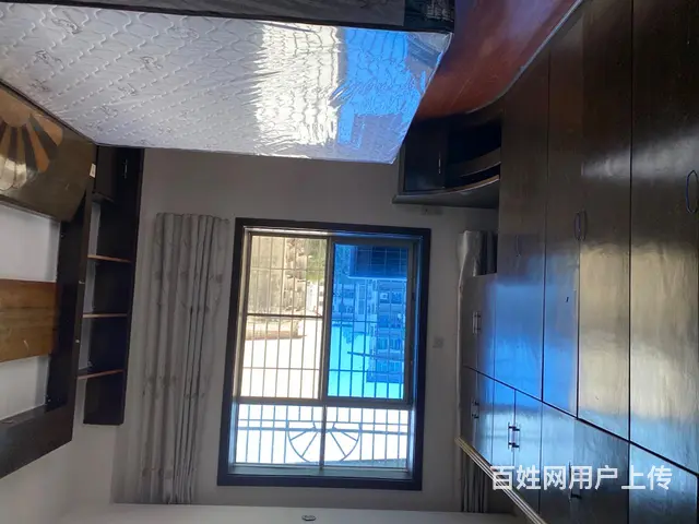 三室二厅住房出租 - 图片 1