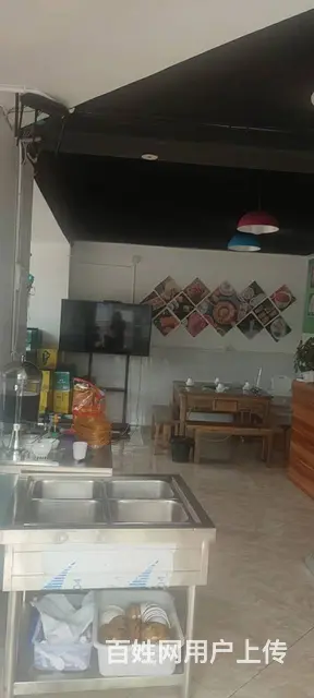 转让店铺紧挨网红店蝇鲜生，周边有售楼部和工地，客流量大，餐饮 - 图片 4