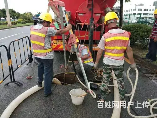 西山区万达广场周围清理抽粪 抽化粪池 抽隔油池 管道清洗清淤 - 图片