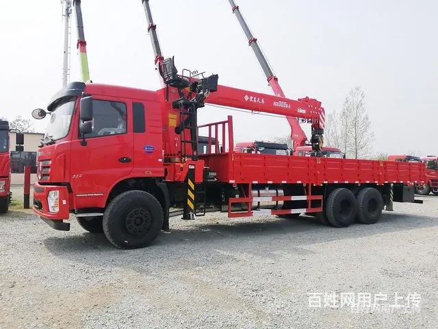 济宁随车吊包上户可分期 小三轴随车吊低价处理欢迎来电咨询 - 图片 1