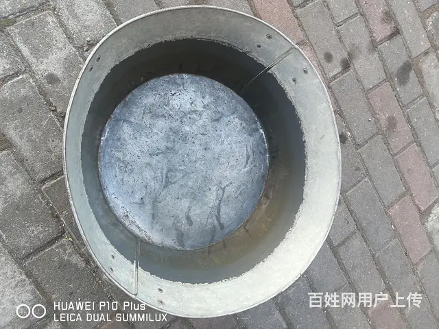 老式 厚的鱼鳞铁皮洗衣盆 - 图片 1