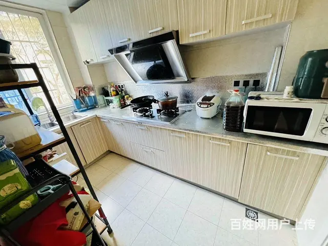 南湖路 碧沙湖旁 小区自住精装三房 可拎包入住 低 - 图片 6