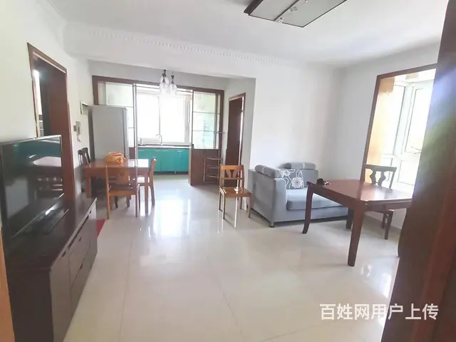 万达广场旁 盛世华城清爽二居室出租 - 图片 2