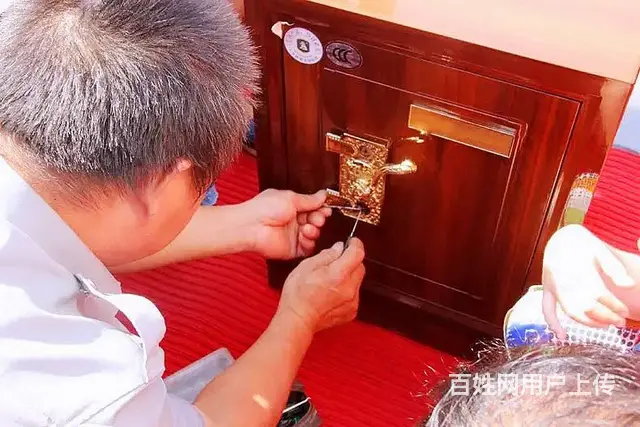 前山附近哪里有开汽车锁开车门专业师傅快速到达 - 图片 1